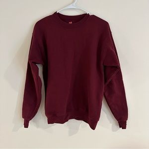 NWOT Hanes maroon crewneck sweater